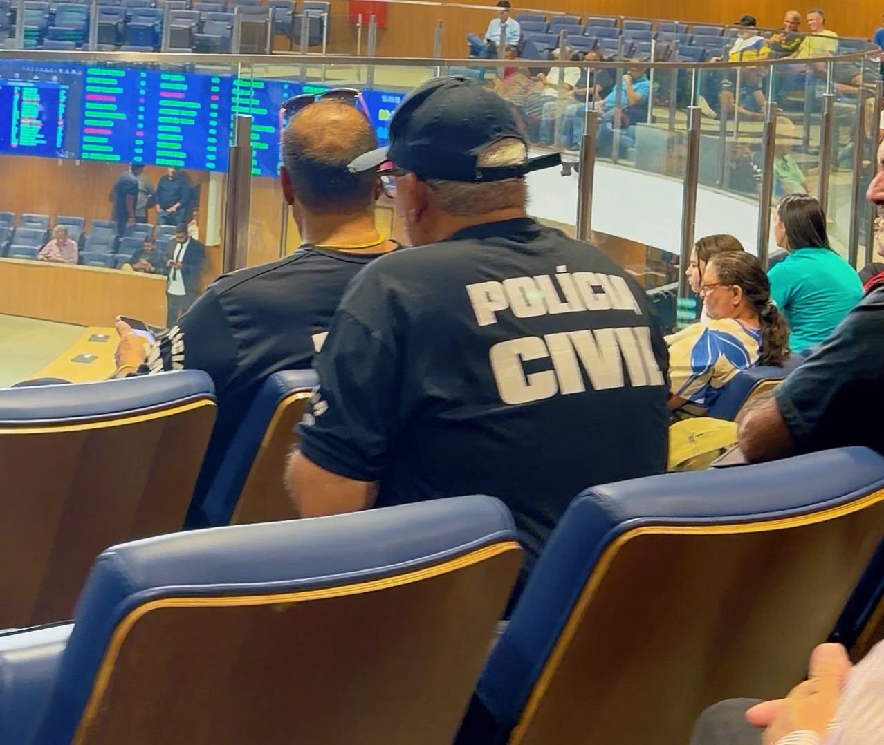 Diretoria da UGOPOCI marca presença na ALEGO para tratar sobre pacote da Segurança Pública