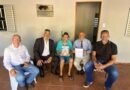 Diretoria da UGOPOCI entrega prêmio ao 2º ganhador da Ação entre Sócios Diretoria da UGOPOCI entrega prêmio ao 2º ganhador da Ação entre Sócios