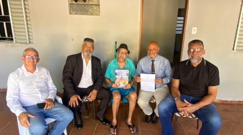 Diretoria da UGOPOCI entrega prêmio ao 2º ganhador da Ação entre Sócios
